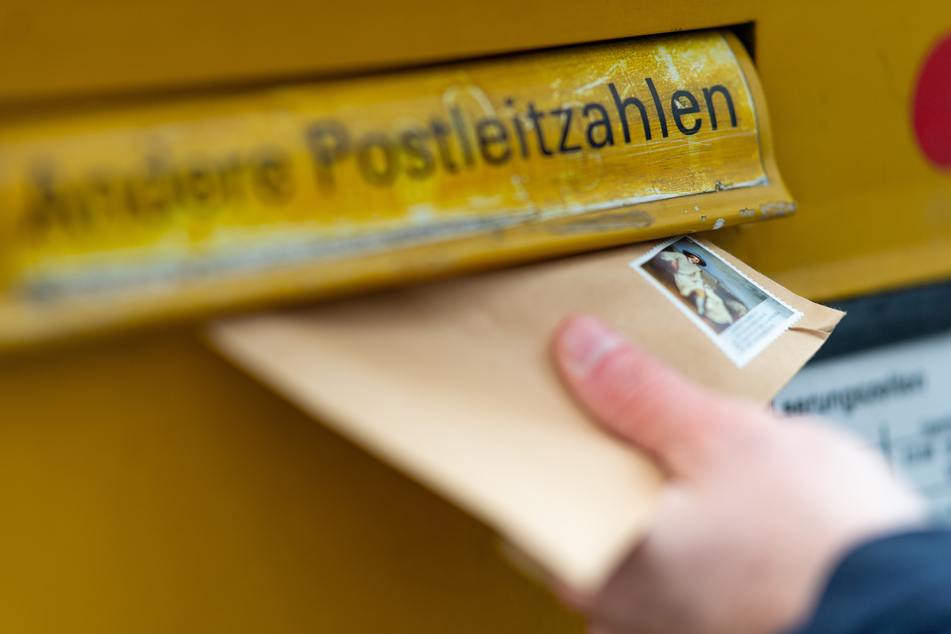 Alle Sendungen waren in verschiedene Briefkästen im Stadtgebiet von Kranenburg im Kreis Kleve eingeworfen worden. (Symbolbild)