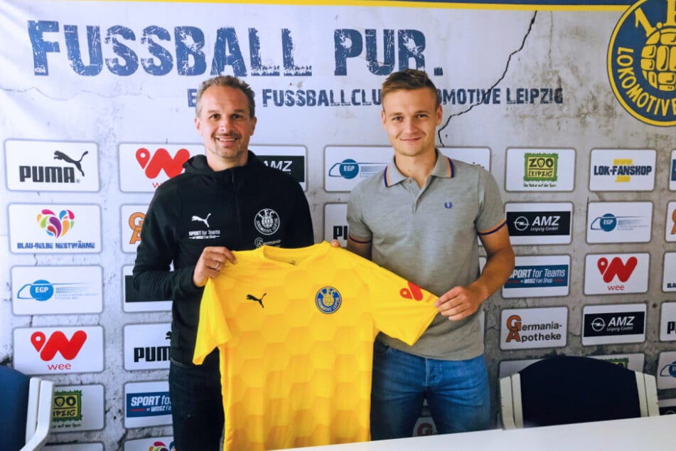 Trainer Almedin Civa (48) begrüßt seinen neuen Schützling Edvardas Lucenka (23).