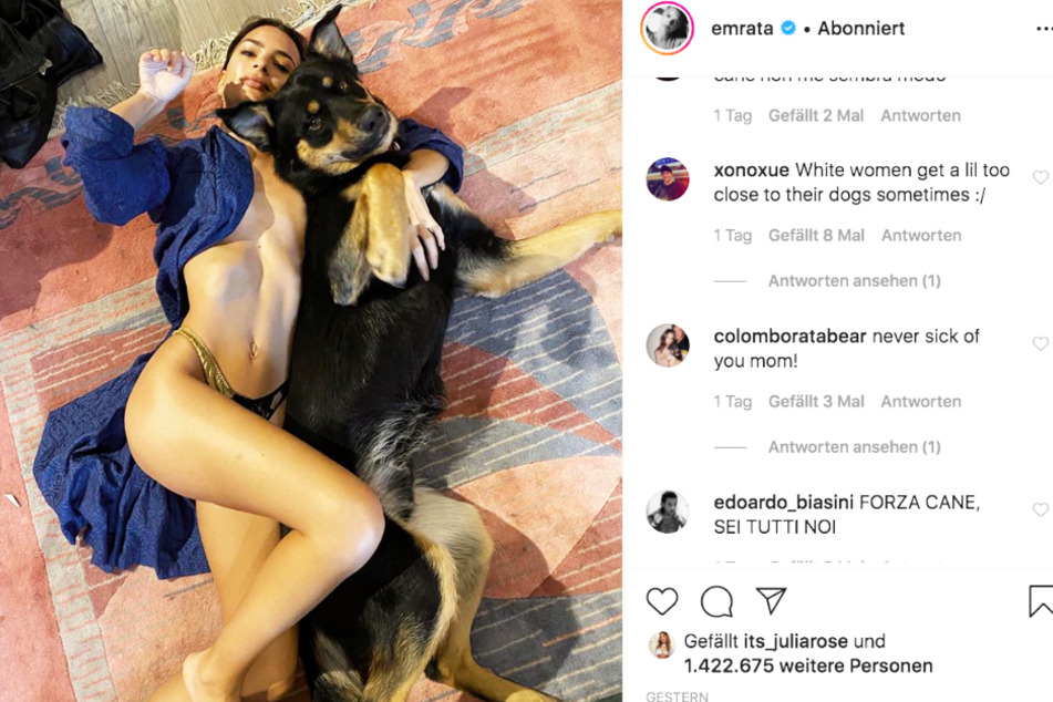 Emily Ratajkowski bekam für dieses Bild einige negative Kommentare.