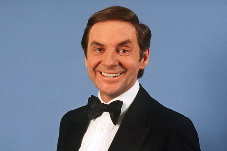 Zu Ehren des Berliner Urgesteins Harald Juhnke (†75) wurde ein Platz nach dem berühmten Entertainer benannt.