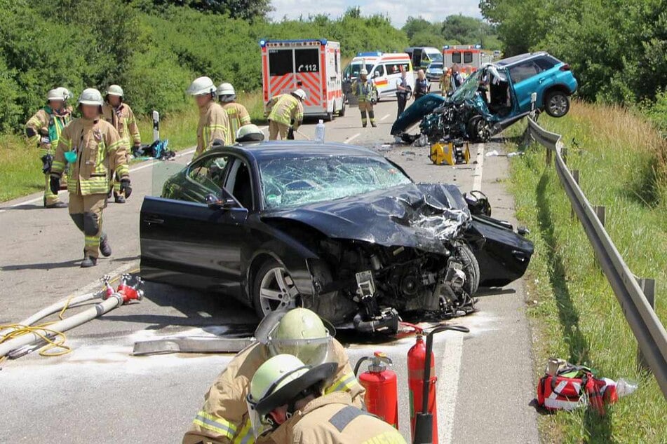 Die Unfallstelle auf der B523 am Samstag.