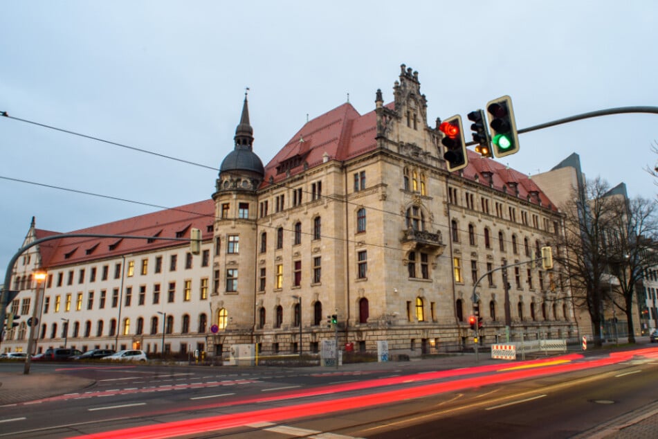 Das Landgericht in Magdeburg. Dort reichten Stephen Dürr und andere Kunden Klagen gegen das Autohaus ein. (Archivfoto)