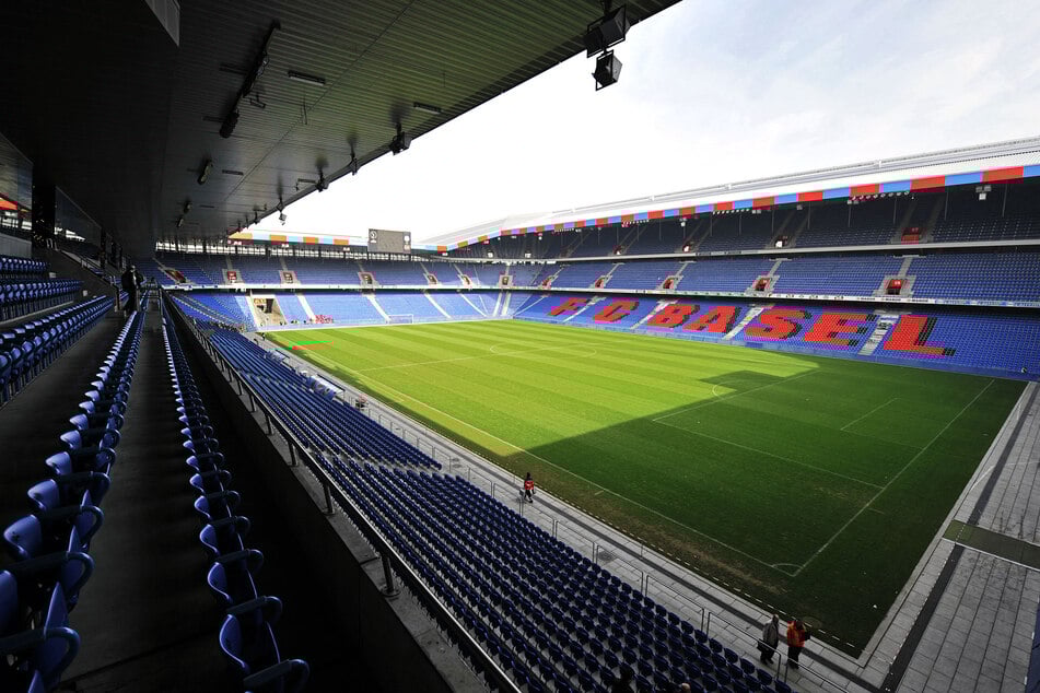 Im Basler St. Jakob-Park brannte es am Freitagabend - mit bösen Folgen.