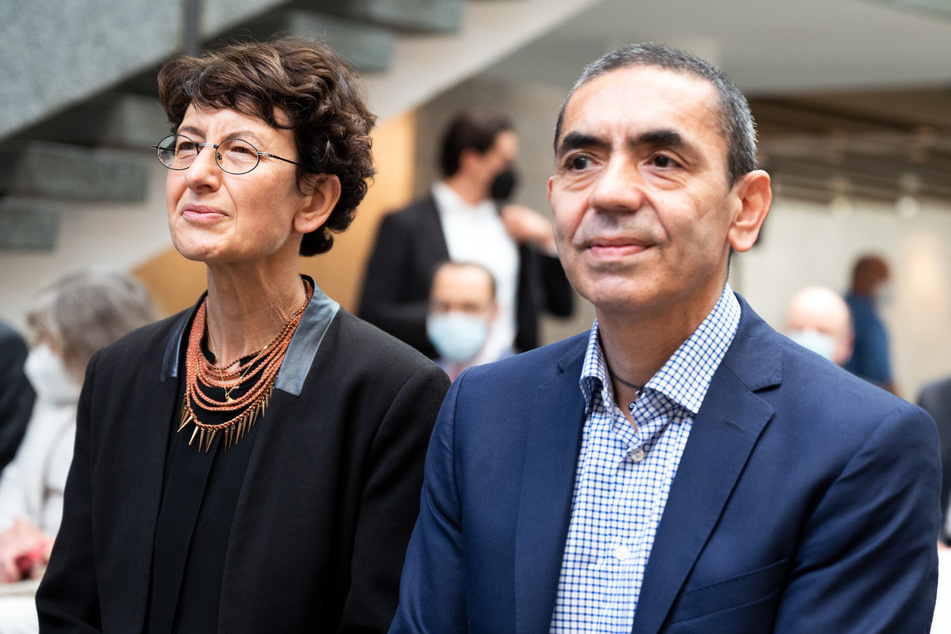 Die Forschungs- und Ehepartner Uğur Şahin (r.) und Özlem Türeci haben gemeinsam BioNTech gegründet.