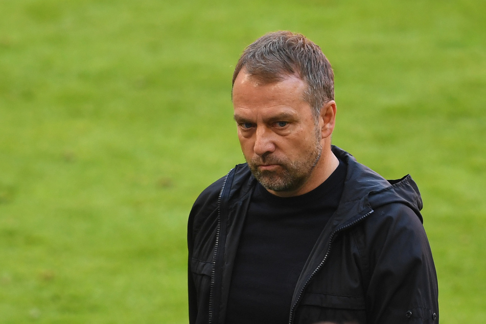 Hansi Flick (56) will mit dem FC Bayern München gegen Paris Saint-Germain am Dienstagabend ein kleines Wunder vollbringen.