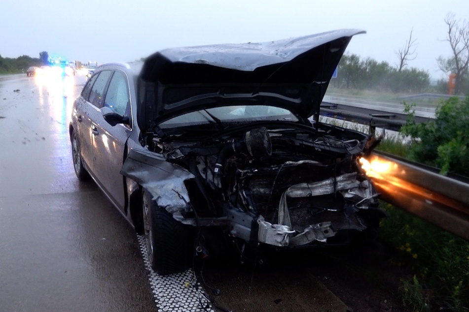Mehrere Autos waren am Samstagabend in einen Unfall auf der A2 verwickelt.