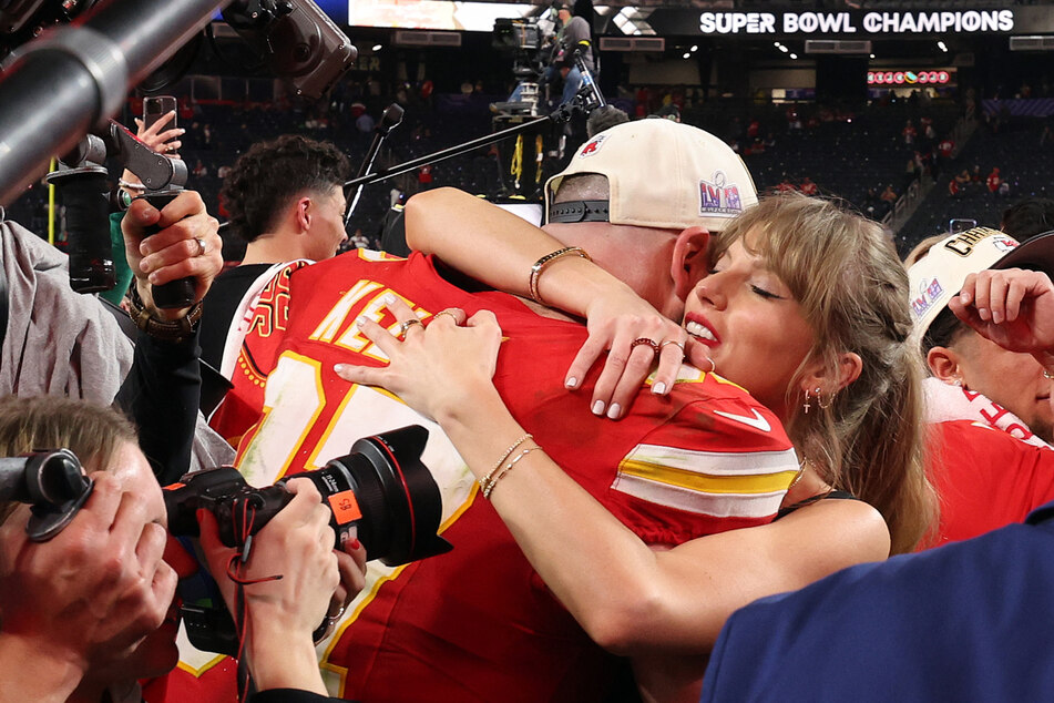 Taylor Swift (r.) famously flew all the way from Tokyo to cheer on Travis Kelce during this year's Super Bowl.