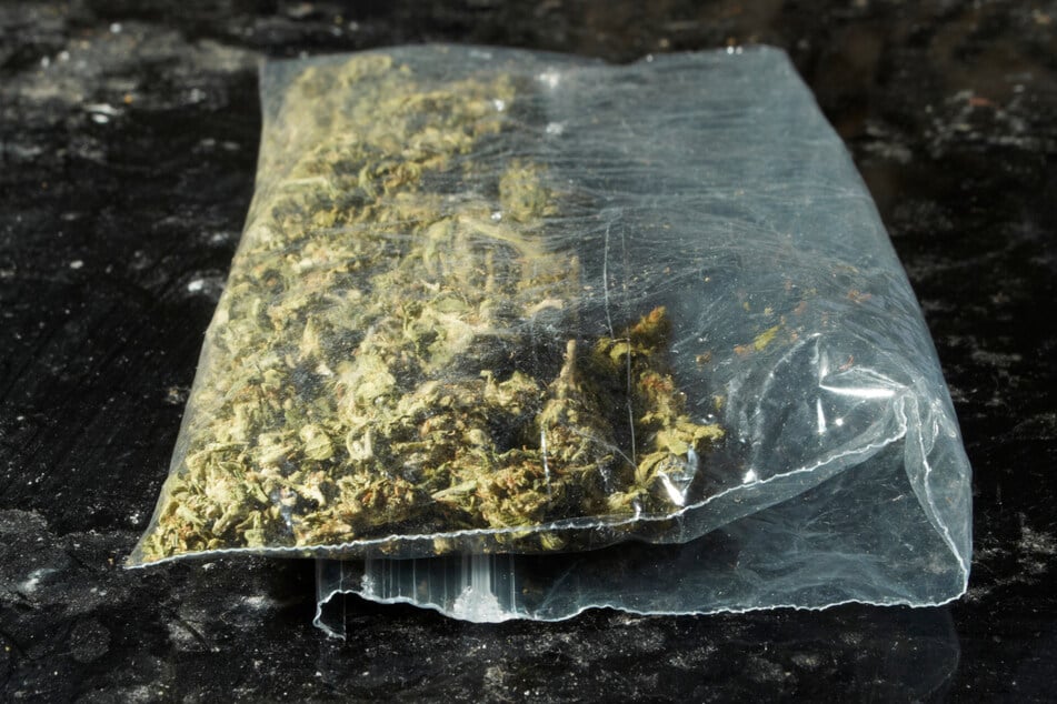 Zwei Gramm Cannabis soll der 23-Jährige geraucht haben. (Symbolbild)