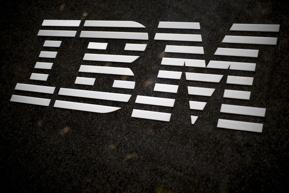 Auf X wurde Werbung des Unternehmens "IBM" neben menschenverachtenden Beiträgen entdeckt. (Symbolbild)