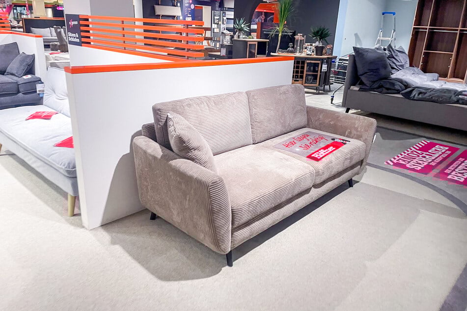 Zur Black Week gibt's bei Höffner diese Möbel mega günstig