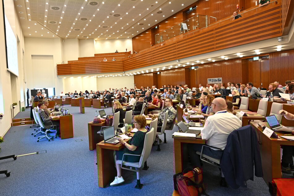 Auch im Stadtrat wurde bereits hitzig über die geplanten Schließungen debattiert. (Archivfoto)