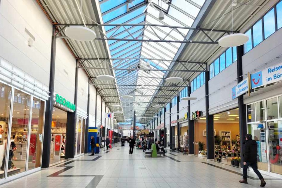 Am Samstag (14.2.) füllen sich die Hallen des Börde Parks mit vielen Shoppern, die Lust auf Romantik haben.