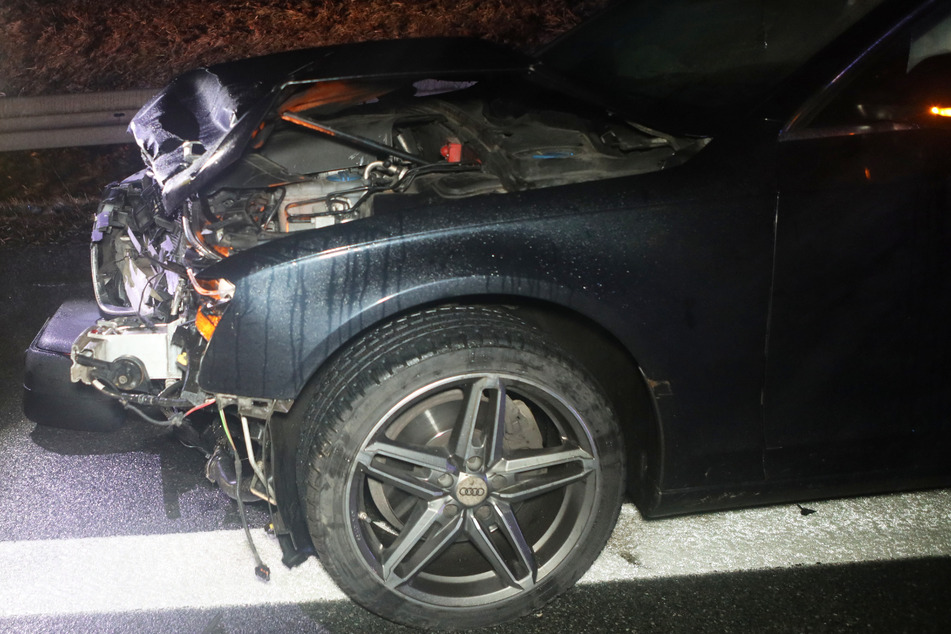 Der Autofahrer blieb bei dem Unfall körperlich unverletzt, sein Wagen wurde allerdings schwer beschädigt.
