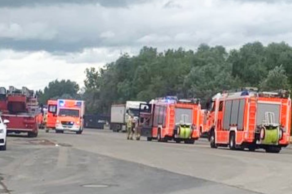 Die Berliner Feuerwehr war am Freitag mit rund 80 Kräften in Buch im Einsatz.