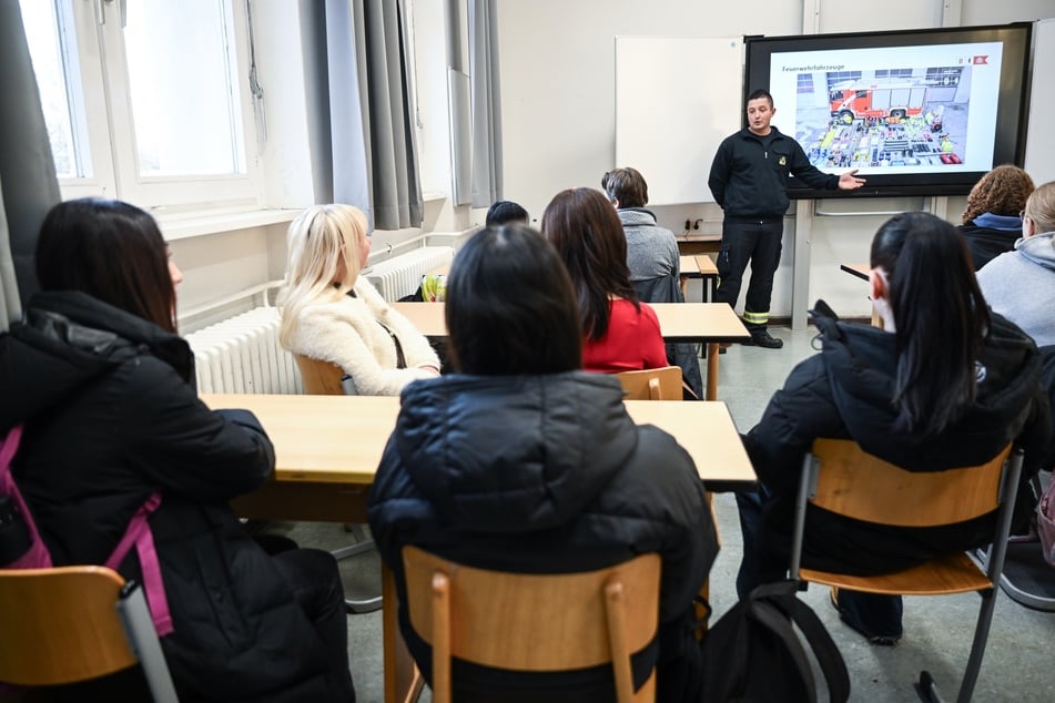 Berlin: Feuerwehrschlauch statt Füller: Schule in Neukölln bietet neues Wahlpflichtfach