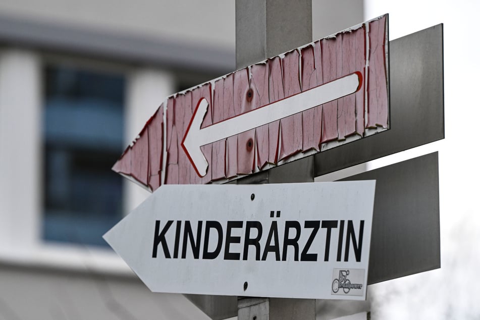 Wie weit ist der Weg zur nächsten Kinderärztin? (Symbolbild)