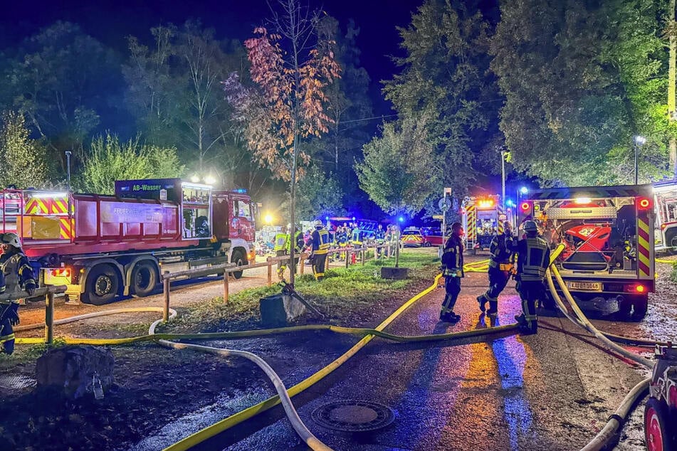 Die Feuerwehr war am Freitagabend mit mehreren Kräften bis in die Nacht im Einsatz.
