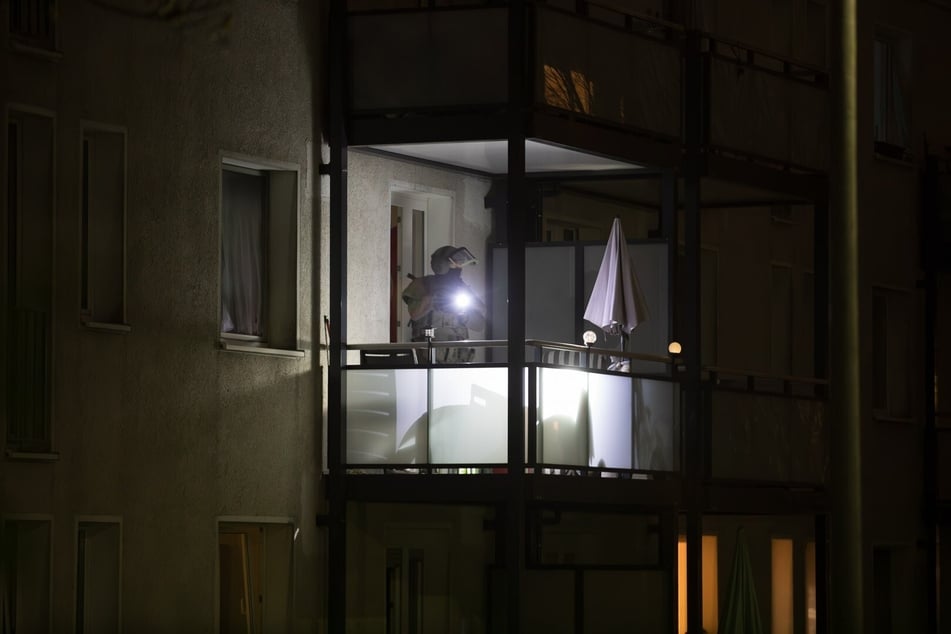 Spezialkräfte durchsuchten die Wohnung der 46-Jährigen.