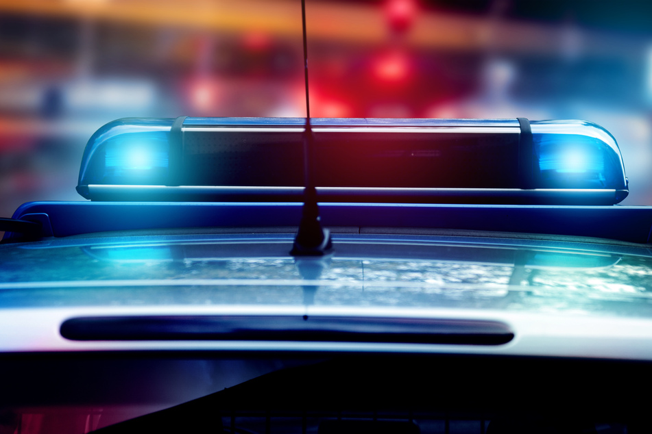 Die Chemnitzer Polizei nahm am Samstagabend einen 28-jährigen Mann in Gewahrsam, nachdem dieser auf ein Grundstück uriniert hatte und es zu einer Schlägerei gekommen war (Symbolbild).