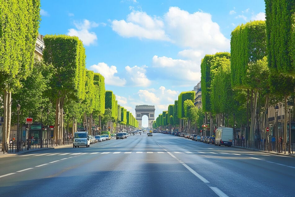 Champs-Élysées - eine Prachtstraße mit Kilometern an Luxusgeschäften.