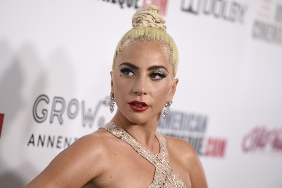 Lady Gaga fällt sonst durch glamouröse Outfits auf. Nun enthüllte sie ein dunkles Kapitel ihrer Jugend.