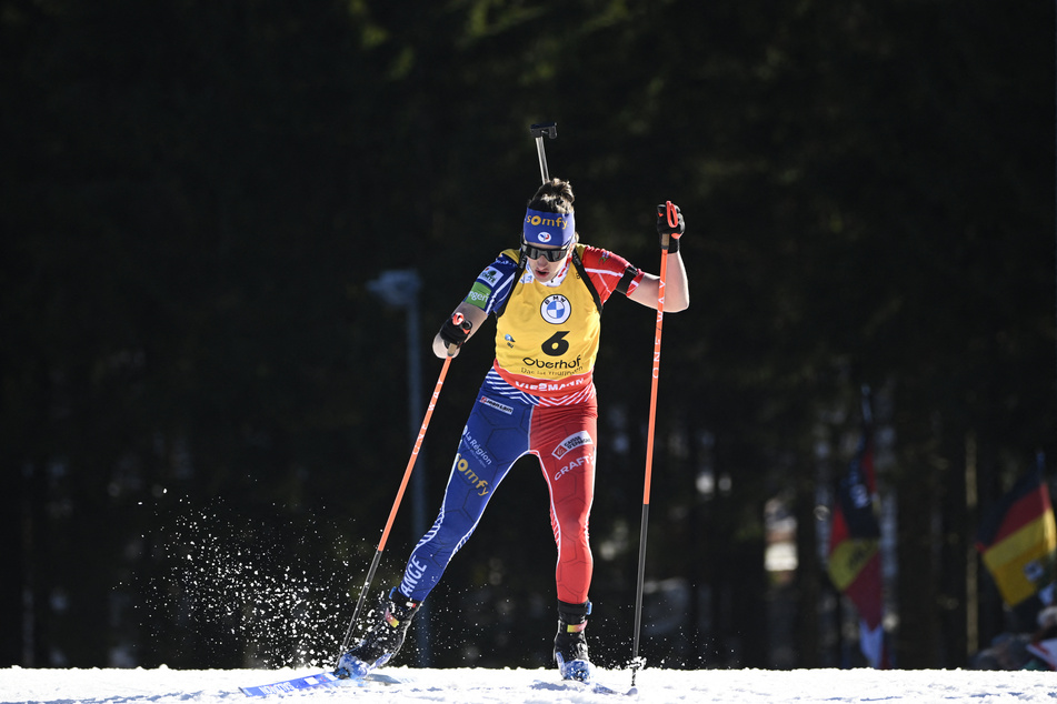 Julia Simon (26) wird nach mehreren Monaten individuellen Trainings wieder zur französischen Biathlon-Nationalmannschaft zurückkehren.