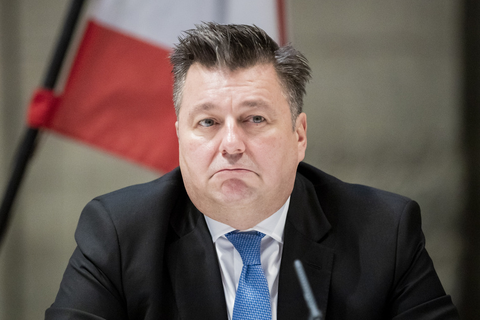 Innensenator Andreas Geisel (SPD) hat zwei Sonderermittler mit der erneuten Untersuchung der rechtsextremen Anschlagsserie in Neukölln beauftragt.