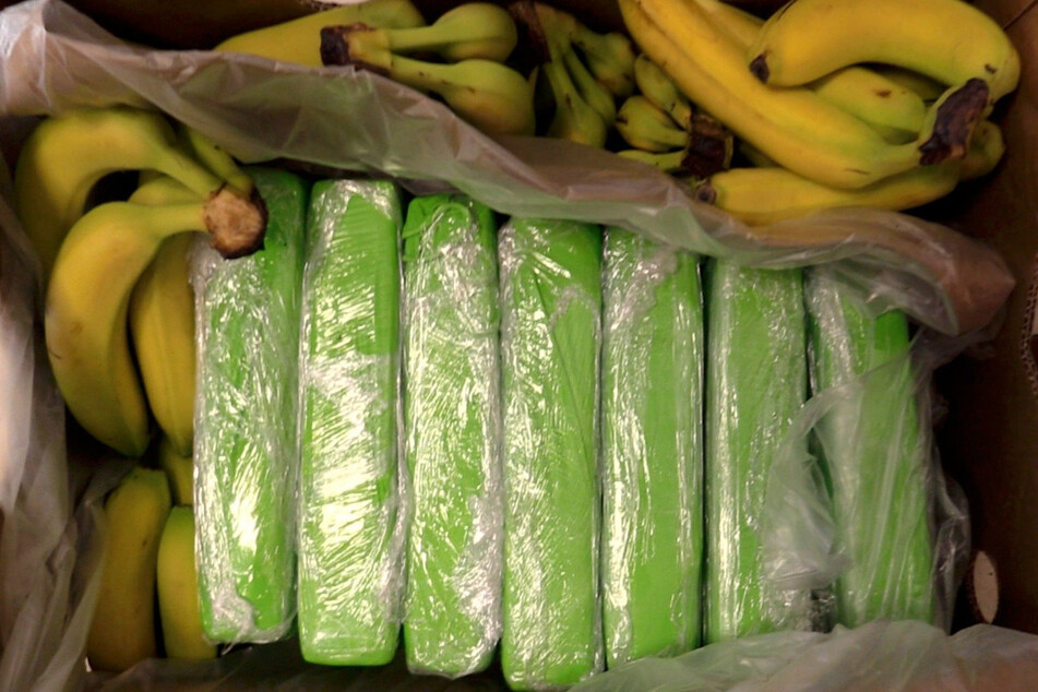 Auf den ersten Blick sahen die hellgrünen Drogenpäckchen aus wie unreife Bananen.
