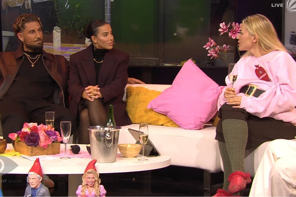 Trafen in der Late Night Show aufeinander: Mike Heiter (34), Leyla Heiter (30, M.) und Kandidatin Kim Virginia Grey (31).