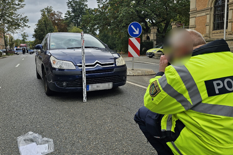 Dieser Citroën erfasste am Montagmittag eine Fußgängerin (22) auf der Humboldtstraße in Zwickau.