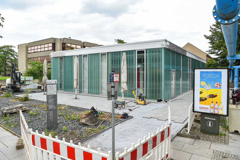 Am 1. August soll das Bistro öffnen. Derzeit wird noch an der Terrasse gearbeitet.