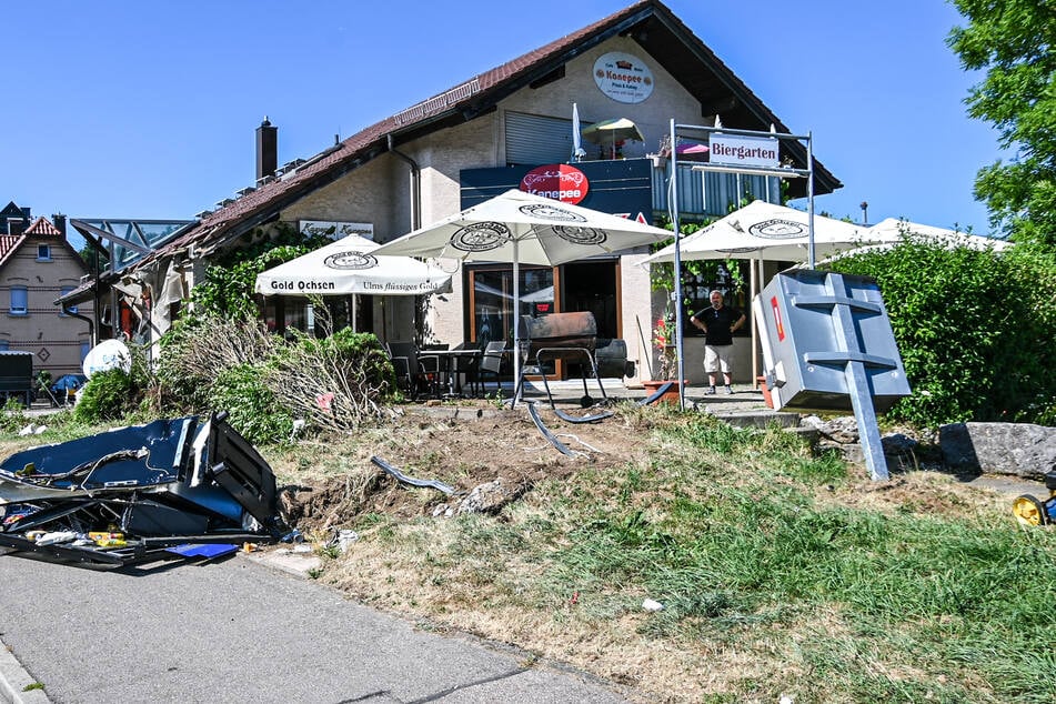 Statiker müssen nun prüfen, was mit dem Gebäude passiert.