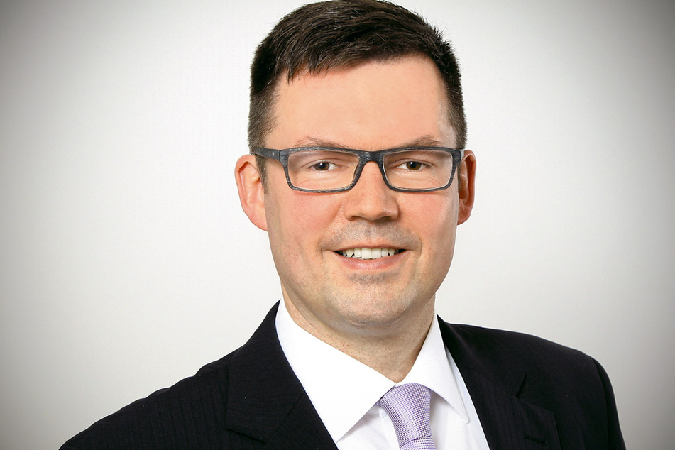 Bei Stadtrat Mario Schmidt (46, CDU) landete die unerwünschte Post im Schredder.