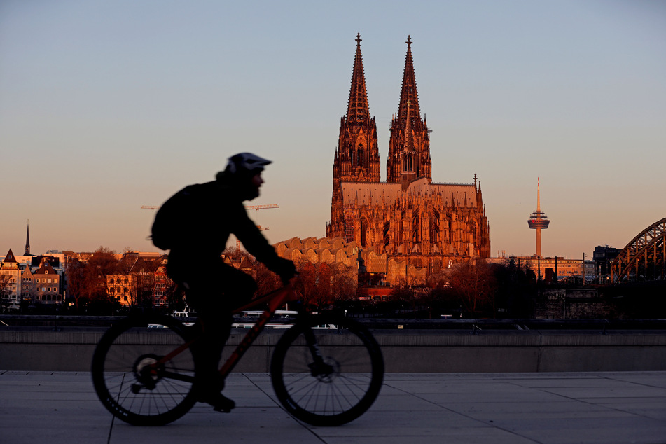 In Köln wird es stürmisch, kündigte der Deutsche Wetterdienst an.
