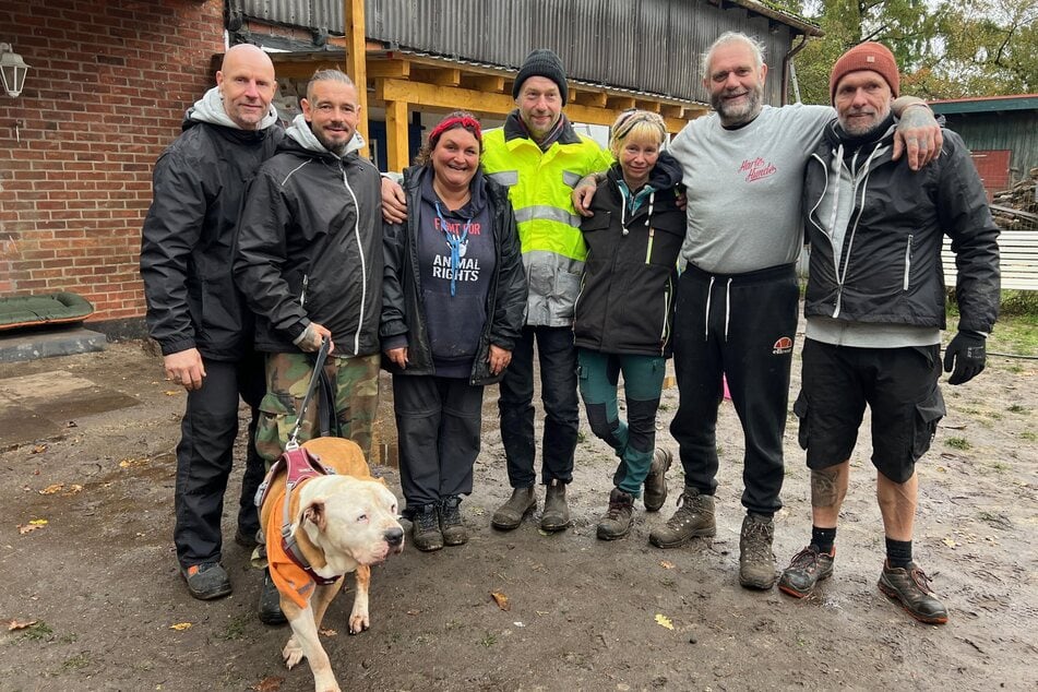 Die "Harten Hunde" haben mal wieder Tiere in Not unterstützt.