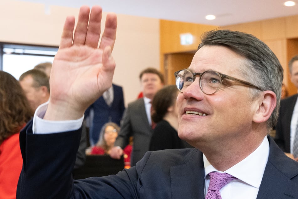 Hessens Ministerpräsident Boris Rhein wiedergewählt: AfD erleidet Schlappe