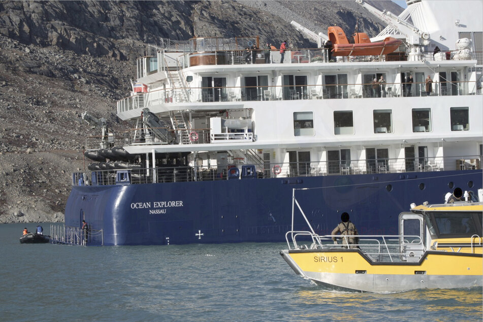 Das Kreuzfahrtschiff "Ocean Explorer" ist mit 206 Passagieren und Besatzungsmitgliedern vor Grönland auf Grund gelaufen.