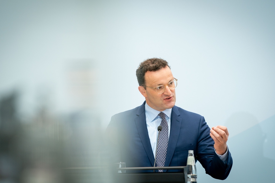 Gesundheitsminister Jens Spahn (40, CDU) macht Hoffnung auf einen Sommerurlaub. Tests könnten diesen auch für Ungeimpfte möglich machen.