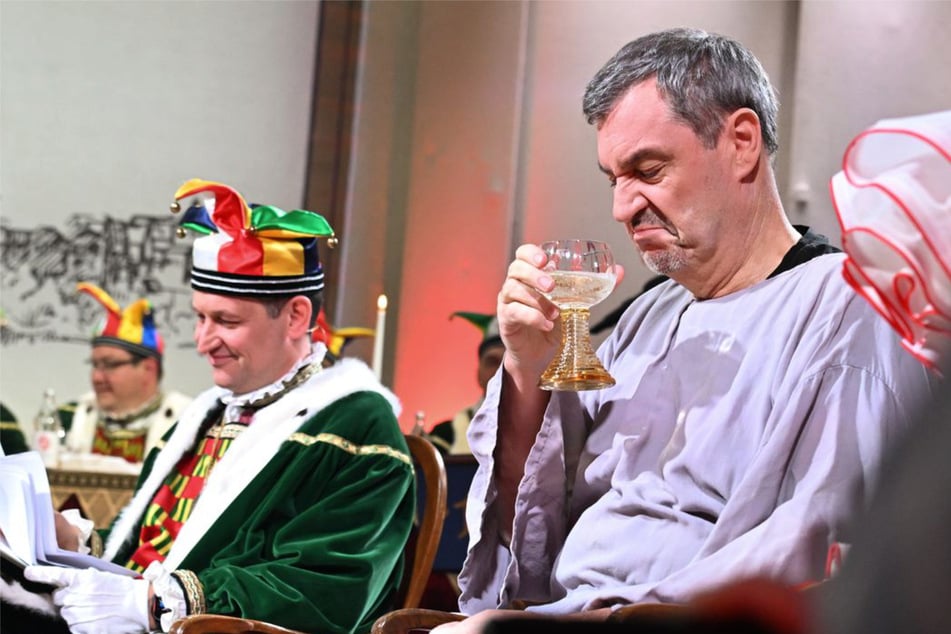 Narrengericht verurteilt Söder zu 150 Litern Strafwein: "Bin total demütig und bescheiden"