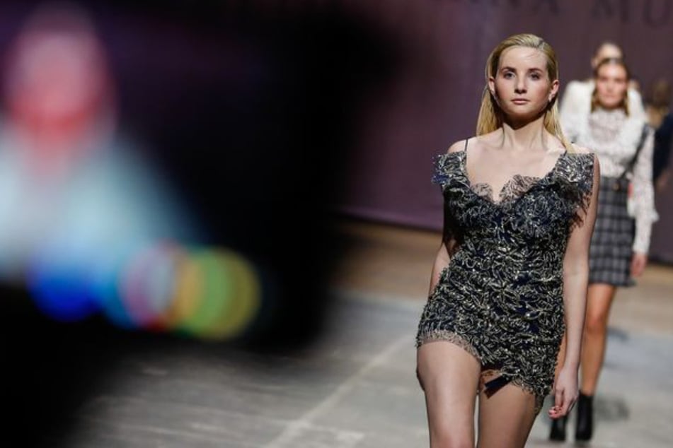 Modelo detecta dos nódulos en el pecho: miedo al cáncer en Anna Hiltrop