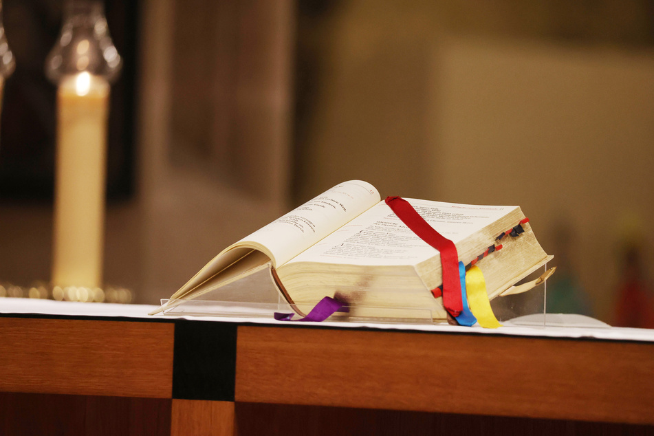 Für die Zukunft kann sich Priester Uwimana auch vorstellen, das Evangelium auf Deutsch zu rappen.