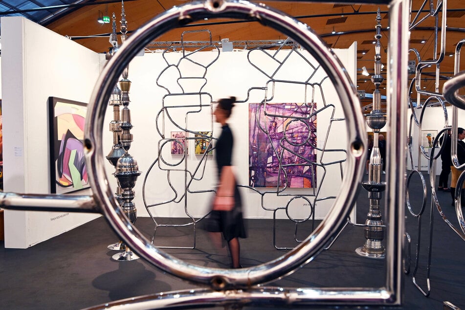 Bei der Preview zu der Kunstmesse art Karlsruhe wird das Werk "The Cage" von Karsten Konrad aus dem Jahr 2019 gezeigt. Aufgrund der Corona-Pandemie muss die Messe in diesem Jahr ausfallen.