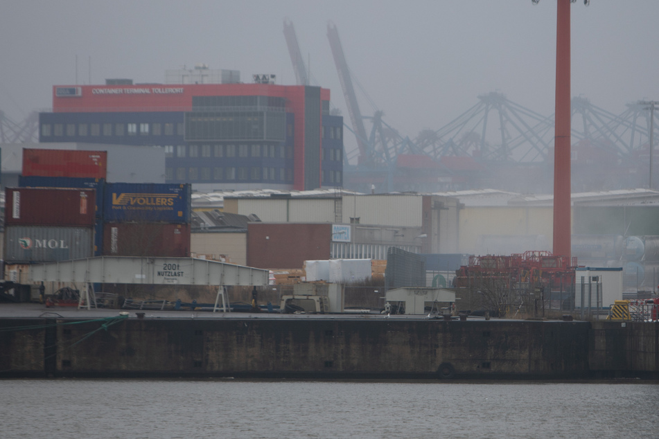 Alarm am Hamburger Hafen: Warnung vor Gefahrgut-Wolke!