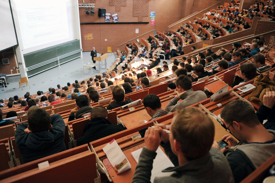 Das neu gestartete Portal "ORCA.nrw" (Open Resources Campus NRW) zur Vernetzung der Studierenden in Nordrhein-Westfalen ist das bundesweit größte dieser Art.