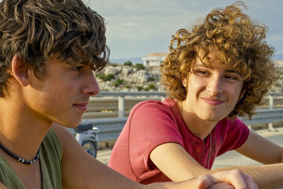 Mutmaßlich im Auftrag der Familien wurden in den 1980ern Gianni (Samuele Segreto, 21, l.) und Nino (Gabriele Pizzurro, 22) getötet.