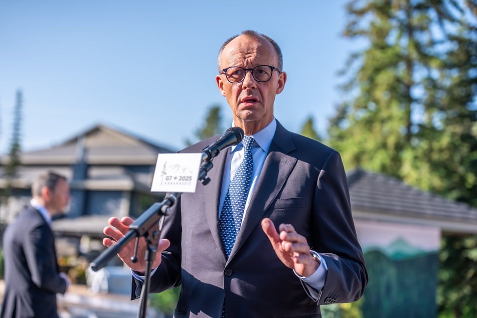 Seit dem Machtwechsel in Washington gab es keine neuen US-Sanktionen gegen Russland mehr. Jetzt will Kanzler Friedrich Merz (69) den US-Präsidenten zu einem Kurswechsel bewegen.