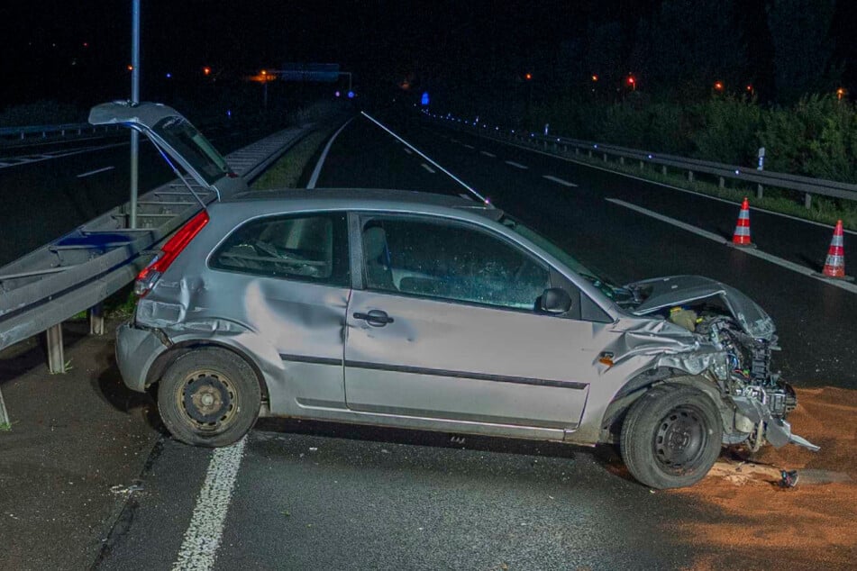 Ford kracht in Leitplanke: War der Fahrer betrunken?