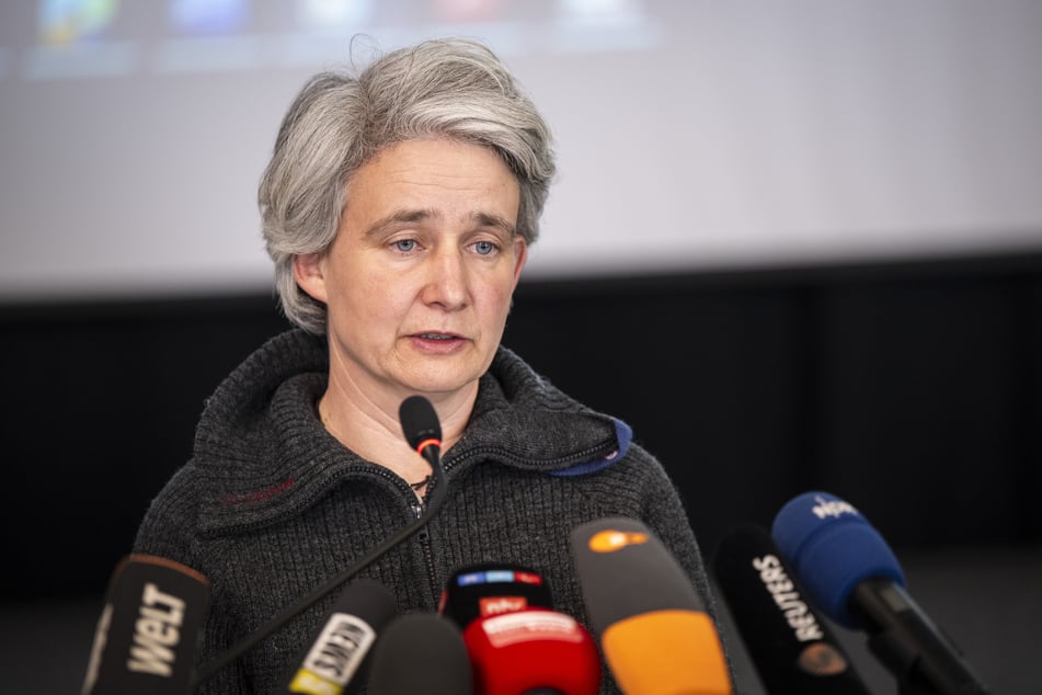 Stephanie Groß, Wissenschaftliche Mitarbeiterin am Institut für Terrestrische und Aquatische Wildtierforschung (ITAW) erklärte, dass sich der allgemeine Gesundheitszustand des Tieres weiter verschlechtert.