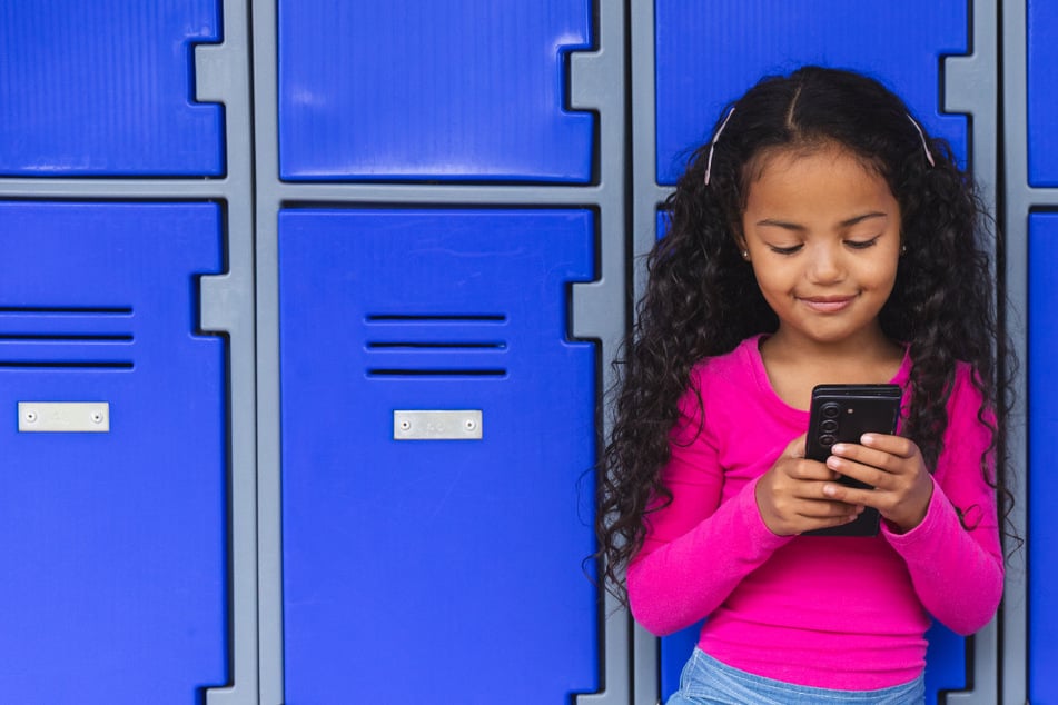 Los Angeles moves to ban smartphone use in schools