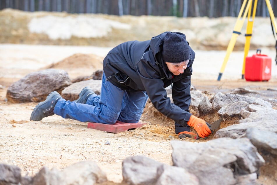 Ausgrabungsvorarbeiterin Petra Herold (57) war Teil des Teams von bis zu sieben Leuten.